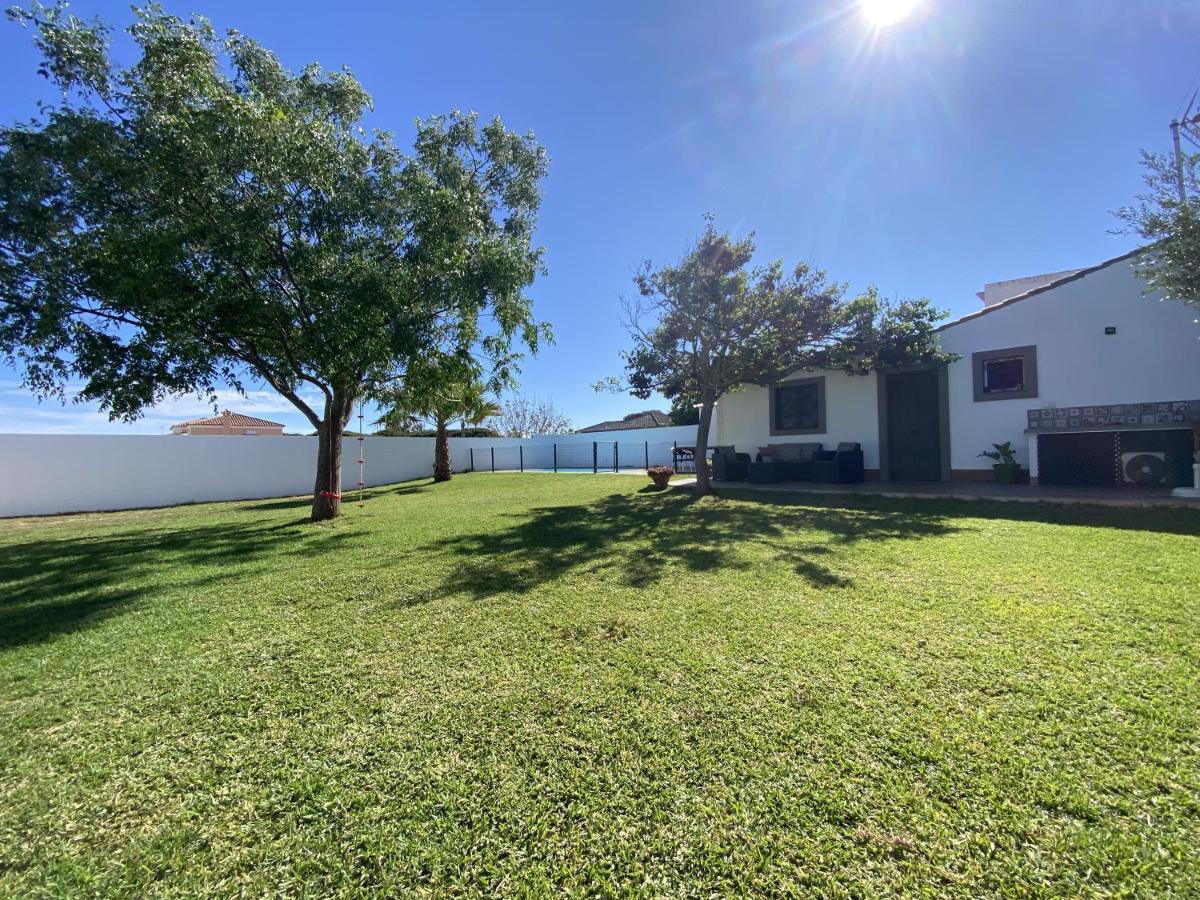 Sumatra Villa Chiclana de la Frontera Buitenkant foto