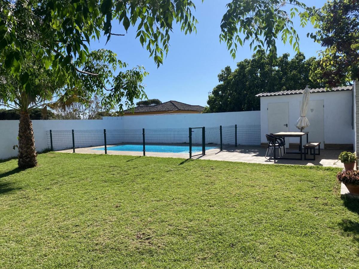 Sumatra Villa Chiclana de la Frontera Buitenkant foto