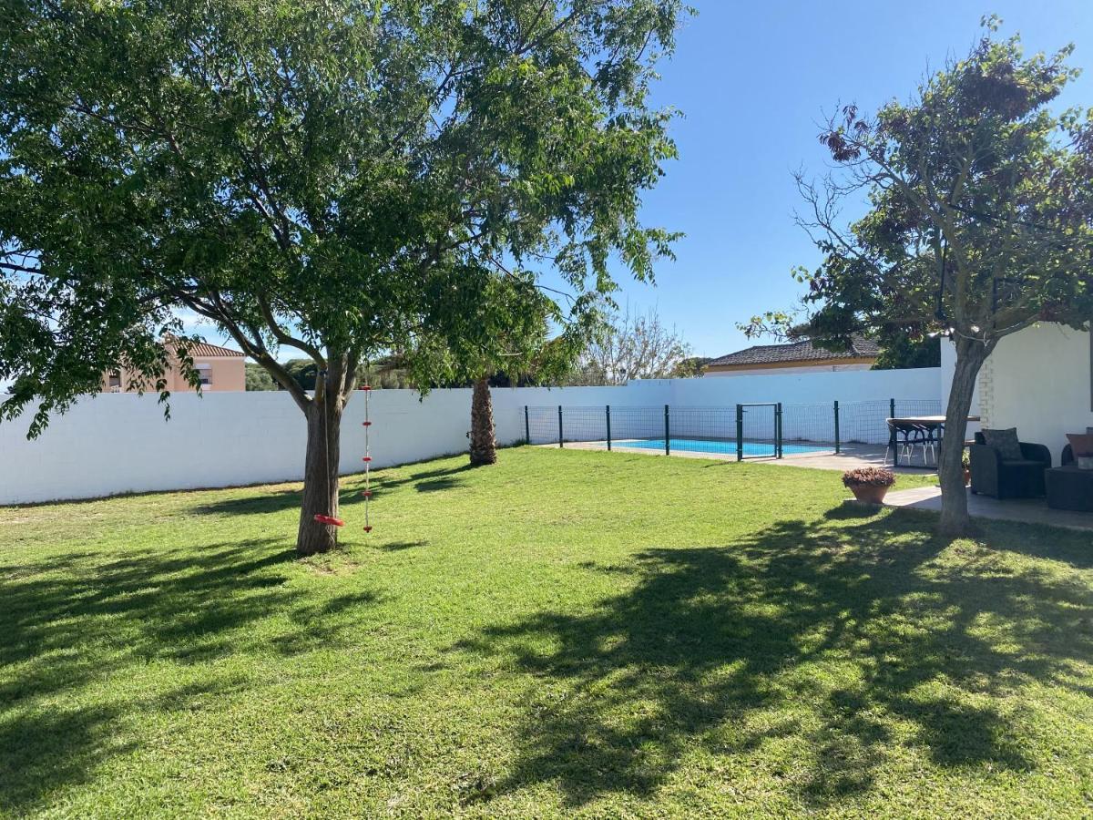 Sumatra Villa Chiclana de la Frontera Buitenkant foto